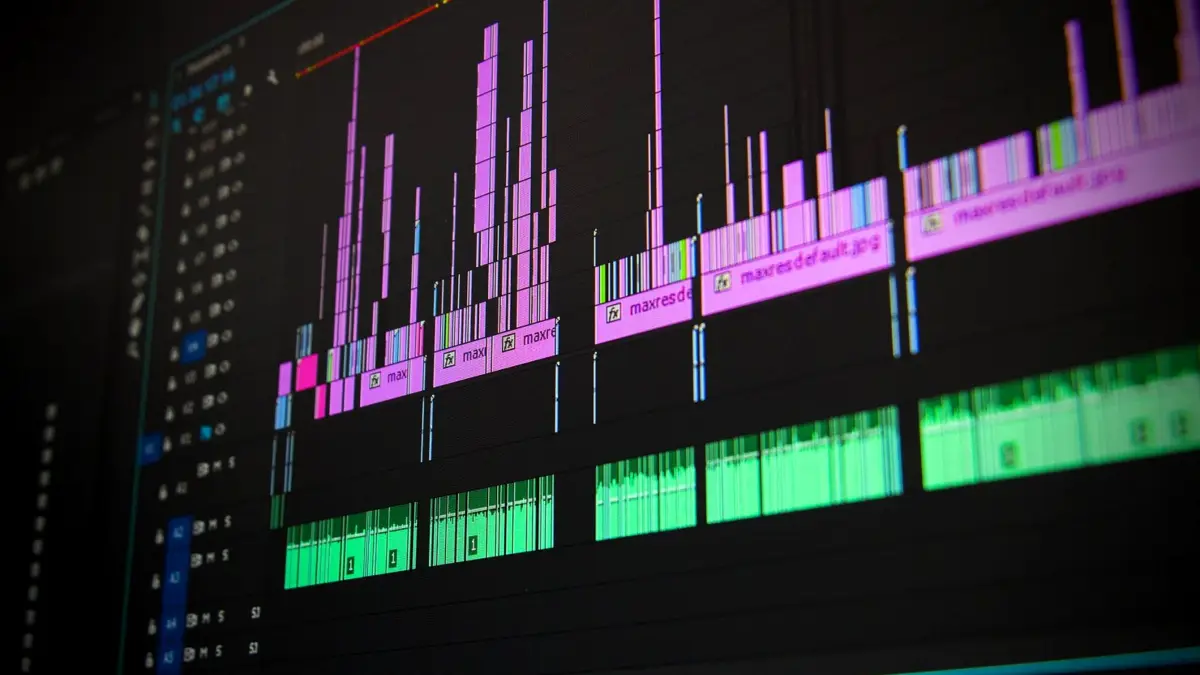 Ekran programu do montażu wideo z osią czasu i podglądem