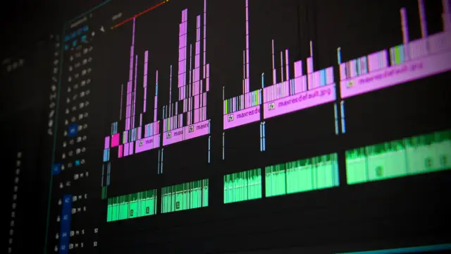 Ekran programu do montażu wideo z osią czasu i podglądem